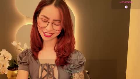 Snapshot of rosse_98_ chatting on 12-18-25, 03:29 Miss Rosse online show from 12-18-25, 03:29