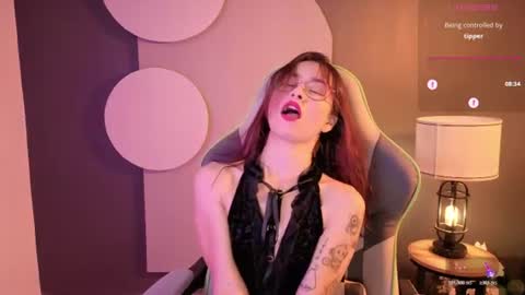Snapshot of rosse_98_ chatting on 06-11-26, 02:37 Miss Rosse online show from 06-11-26, 02:37