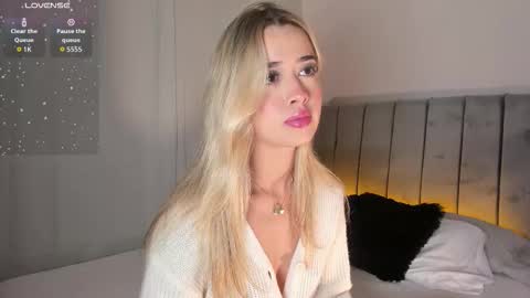 Snapshot of rossedaw_ chatting on 12-16-25, 10:15 Rosse Daw Independent model online show from 12-16-25, 10:15