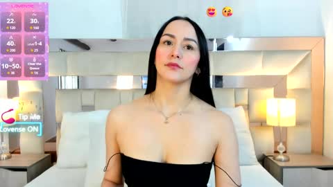 Snapshot of rosshazel chatting on 05-28-26, 02:47 online show from 05-28-26, 02:47