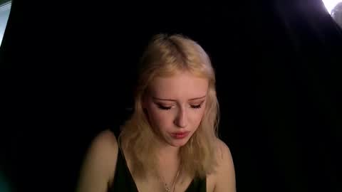 Snapshot of rosy_petal chatting on 10-13-25, 01:33 rosy_petal online show from 10-13-25, 01:33