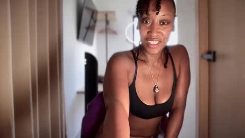 Snapshot of rosycoco chatting on 02-17-25, 04:48 Rosy Coco online show from 02-17-25, 04:48