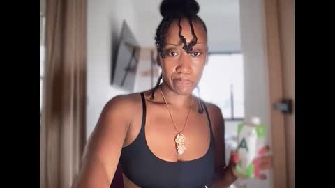 Snapshot of rosycoco chatting on 02-19-25, 04:00 Rosy Coco online show from 02-19-25, 04:00