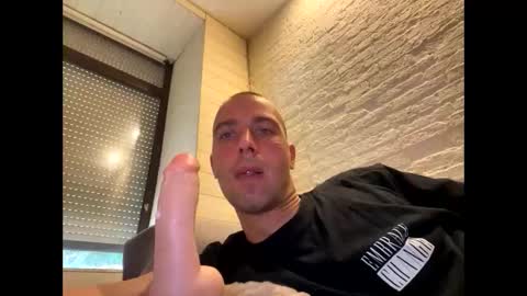 Snapshot of rotteei1 chatting on 10-05-25, 07:50 rotteei1 online show from 10-05-25, 07:50