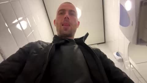 Snapshot of rotteei1 chatting on 10-16-25, 08:48 rotteei1 online show from 10-16-25, 08:48