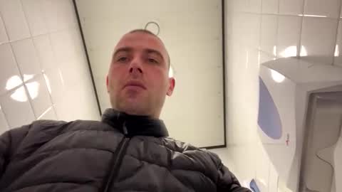 Snapshot of rotteei1 chatting on 10-21-25, 08:04 rotteei1 online show from 10-21-25, 08:04