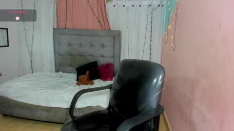 Snapshot of rous_55 chatting on 01-09-26, 01:14 Rous online show from 01-09-26, 01:14