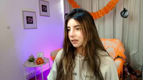 Snapshot of rousee_v chatting on 10-22-25, 12:27 Rousee online show from 10-22-25, 12:27