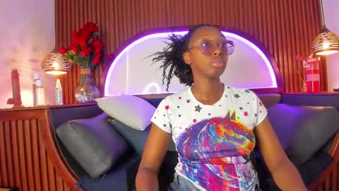 Snapshot of rouselux chatting on 03-06-26, 04:25 rouselux online show from 03-06-26, 04:25