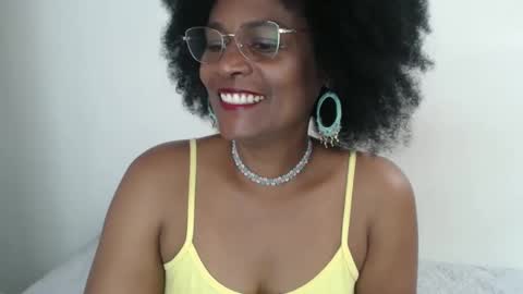 Snapshot of roushlove chatting on 02-15-25, 04:23 luxa online show from 02-15-25, 04:23