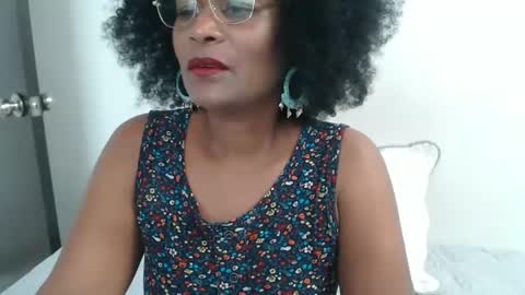 Snapshot of roushlove chatting on 02-16-25, 07:27 luxa online show from 02-16-25, 07:27