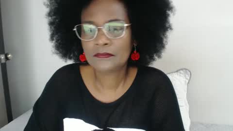 Snapshot of roushlove chatting on 02-17-25, 01:42 luxa online show from 02-17-25, 01:42