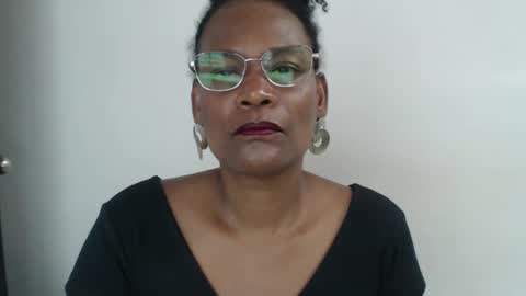 Snapshot of roushlove chatting on 02-20-25, 04:46 luxa online show from 02-20-25, 04:46