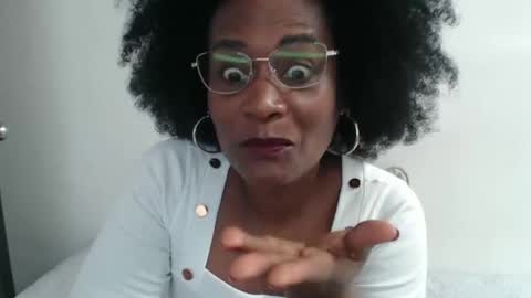 Snapshot of roushlove chatting on 02-24-25, 04:47 luxa online show from 02-24-25, 04:47