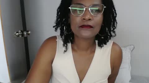 Snapshot of roushlove chatting on 03-06-25, 12:19 luxa online show from 03-06-25, 12:19