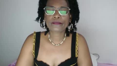 Snapshot of roushlove chatting on 03-10-25, 12:48 luxa online show from 03-10-25, 12:48