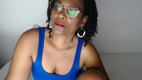 Snapshot of roushlove chatting on 03-11-25, 08:09 luxa online show from 03-11-25, 08:09