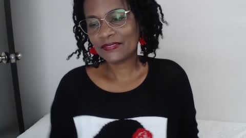 Snapshot of roushlove chatting on 03-12-25, 12:57 luxa online show from 03-12-25, 12:57