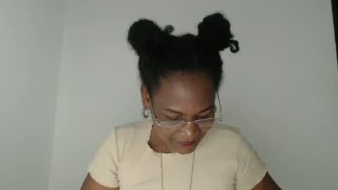 Snapshot of roushlove chatting on 09-13-25, 08:08 luxa online show from 09-13-25, 08:08