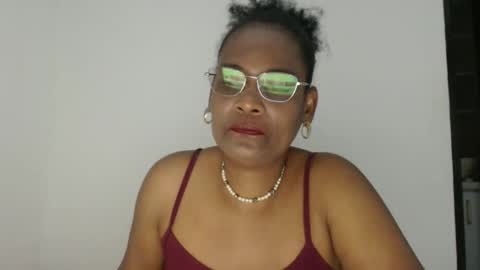 Snapshot of roushlove chatting on 11-06-25, 09:59 luxa online show from 11-06-25, 09:59