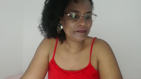 Snapshot of roushlove chatting on 11-09-25, 12:47 luxa online show from 11-09-25, 12:47