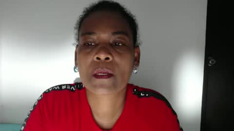 Snapshot of roushlove chatting on 11-23-25, 12:38 luxa online show from 11-23-25, 12:38