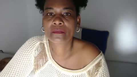 Snapshot of roushlove chatting on 12-04-25, 12:14 luxa online show from 12-04-25, 12:14