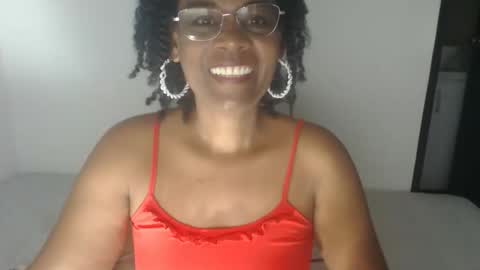 Snapshot of roushlove chatting on 12-16-25, 12:48 luxa online show from 12-16-25, 12:48