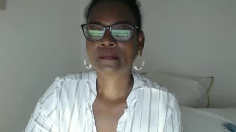 Snapshot of roushlove chatting on 02-03-26, 01:27 luxa online show from 02-03-26, 01:27