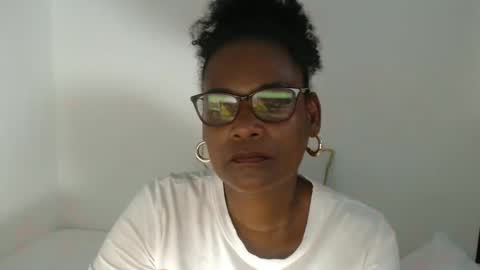 Snapshot of roushlove chatting on 02-10-26, 12:53 luxa online show from 02-10-26, 12:53