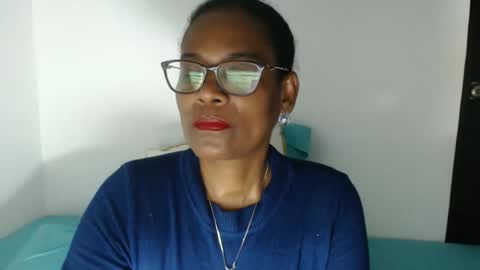 Snapshot of roushlove chatting on 02-15-26, 07:21 luxa online show from 02-15-26, 07:21