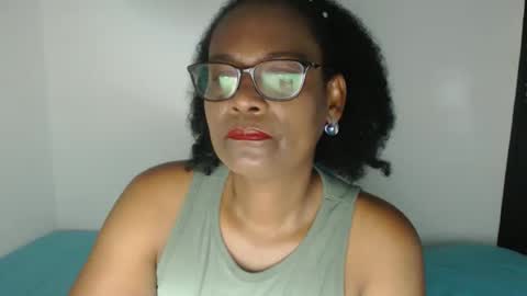 Snapshot of roushlove chatting on 02-19-26, 01:07 luxa online show from 02-19-26, 01:07