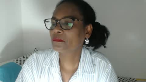 Snapshot of roushlove chatting on 03-08-26, 08:23 luxa online show from 03-08-26, 08:23