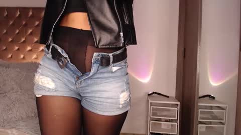 Rouss marie henao  online show from 10-19-25, 09:32