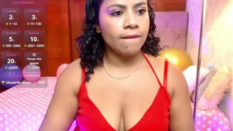 Snapshot of rousse_amber chatting on 06-08-26, 01:22 amber online show from 06-08-26, 01:22