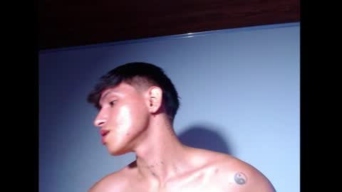 rowanboy23 online show from 06-20-26, 11:51