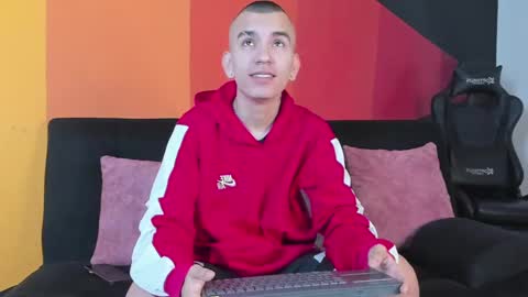 Snapshot of rowancley chatting on 09-11-25, 12:05 Rowan online show from 09-11-25, 12:05