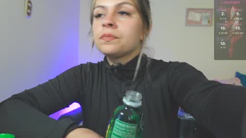 Snapshot of rox_anna chatting on 01-22-25, 08:17 Roxanna online show from 01-22-25, 08:17