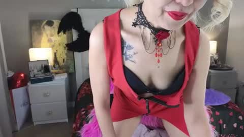 Roxalana online show from 06-18-26, 08:36