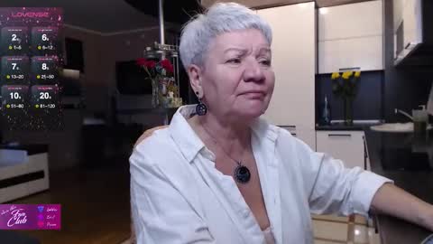 Roxana online show from 11-14-25, 01:32