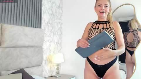 roxana sins online show from 10-10-25, 02:49