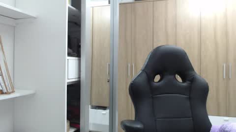 Roxana online show from 01-14-25, 04:15