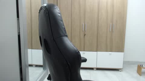 Roxana online show from 01-25-25, 03:09