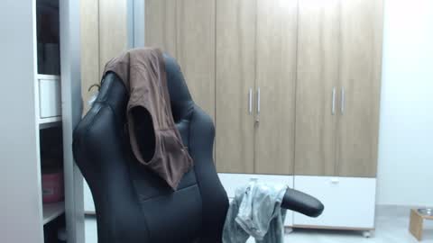 Roxana online show from 02-05-25, 02:08