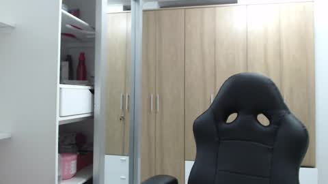 Roxana online show from 02-14-25, 03:22