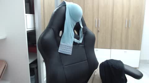 Roxana online show from 02-15-25, 02:04