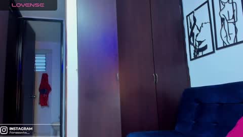 Snapshot of roxanasmiith chatting on 01-24-25, 11:02 Roxxx Thee Stallion online show from 01-24-25, 11:02