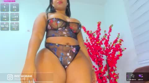 Snapshot of roxanasmiith chatting on 10-19-25, 01:50 Roxxx Thee Stallion online show from 10-19-25, 01:50