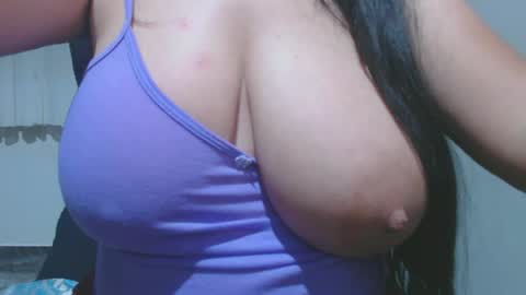 Snapshot of roxanbahottt chatting on 07-01-26, 11:59 roxxy online show from 07-01-26, 11:59