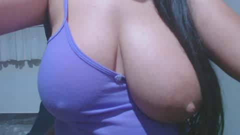 Snapshot of roxanbahottt chatting on 07-15-26, 10:37 roxxy online show from 07-15-26, 10:37